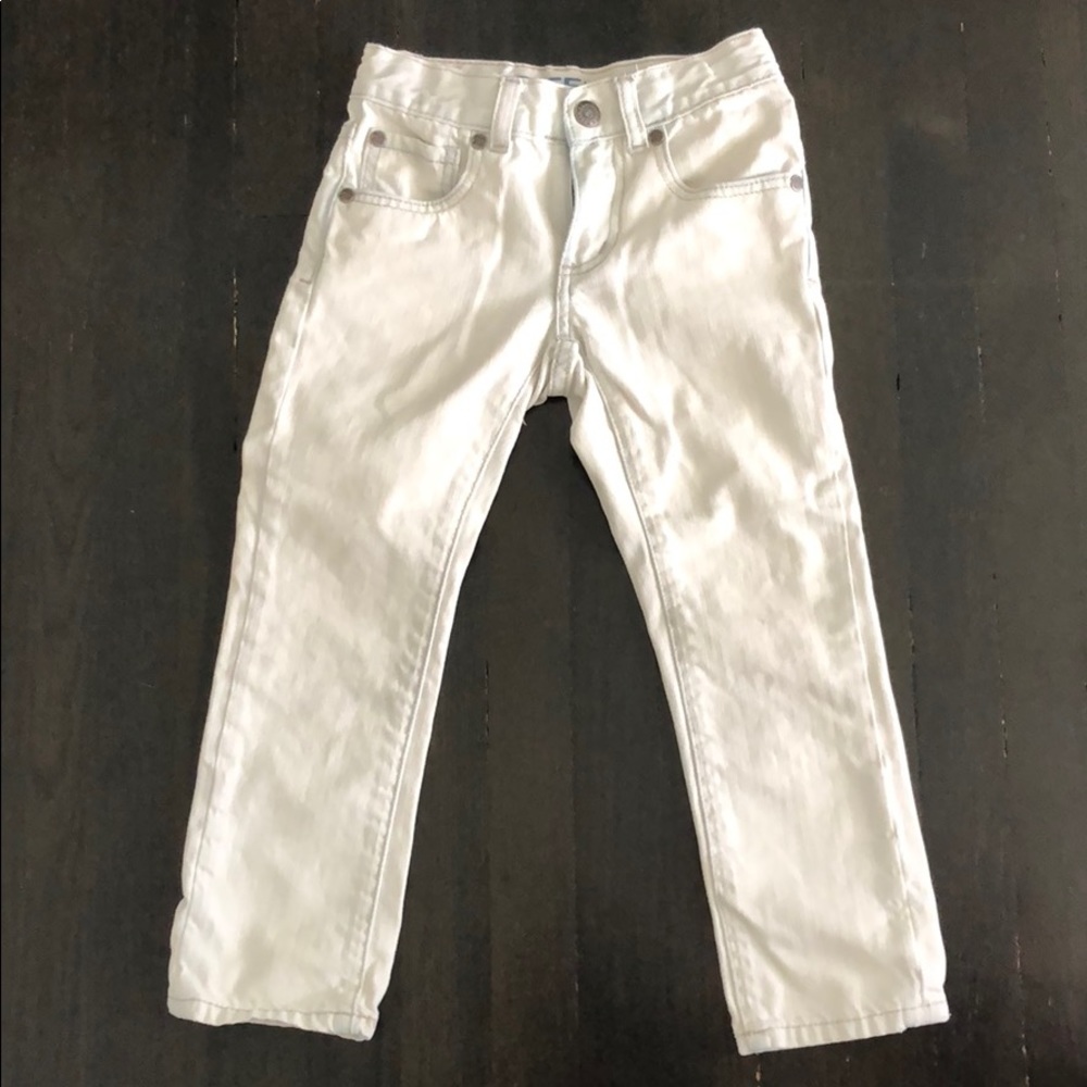 Light wash denim jeans